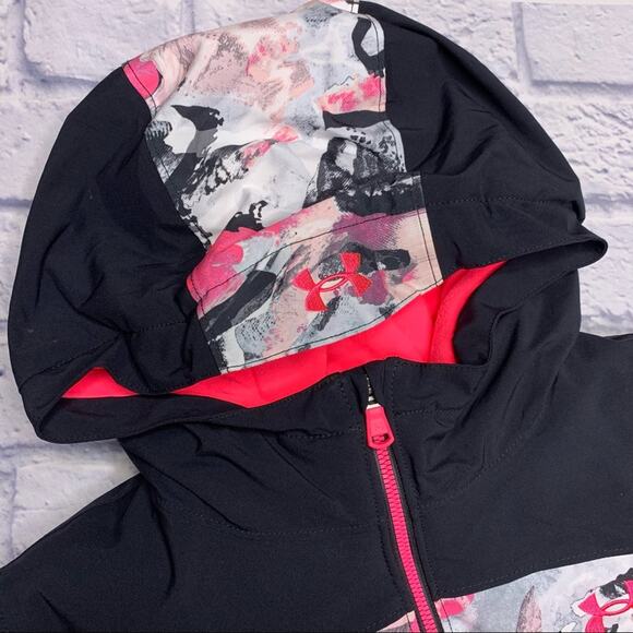 Under Armour Treetop Jacket in Black/Cerise - Picture 4 of 11